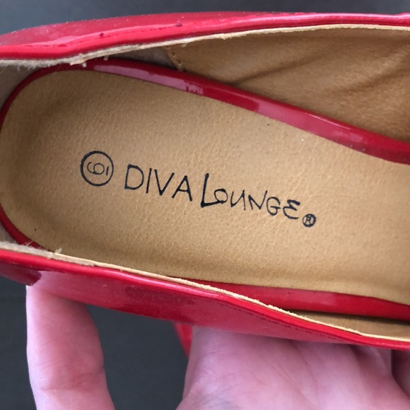 NEW Red Patent Leather Bow Pumps - Picture 5 of 8